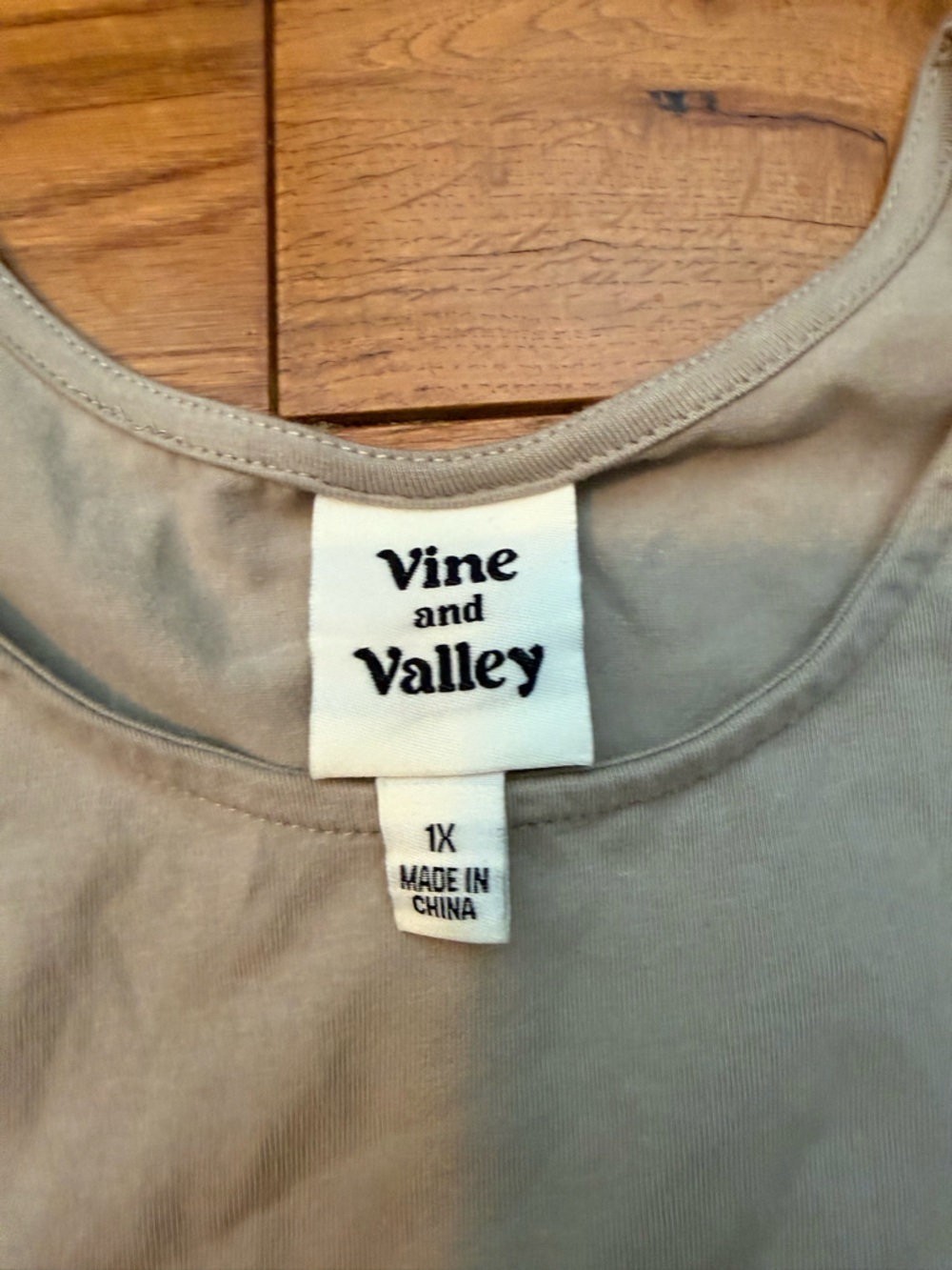 Vine and Valley Plus Size Tank NWT - Picture 3 of 5